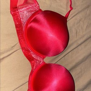 Red vs bra